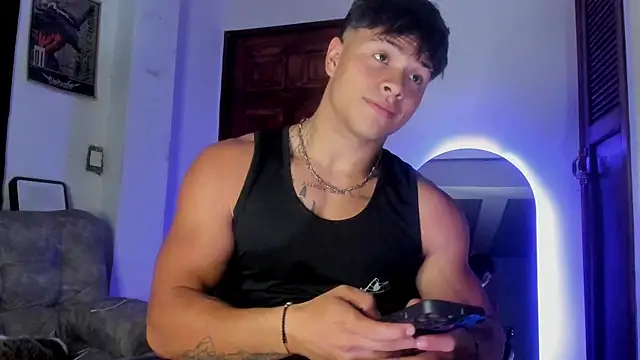 Dominic_Biker__ Show in webcam