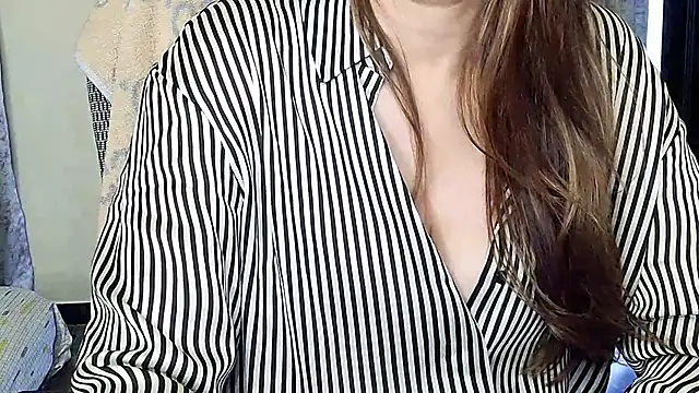Chatroom XXX en direct de Nyra-Goddess