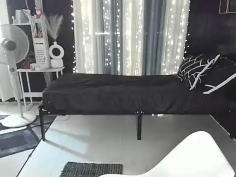 Chat +18 de Kendallfoxx ao vivo