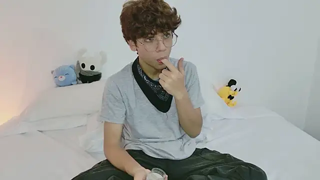 Samy_Twink's Live XXX Chat