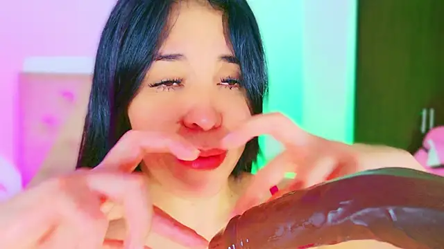 Chatroom XXX en direct de CharlootteEvans