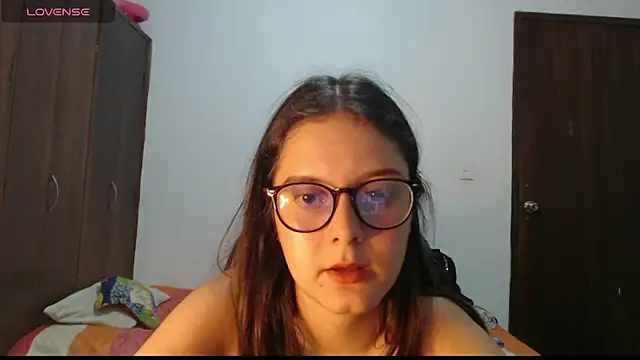 Chat +18 de MadieeLorez ao vivo