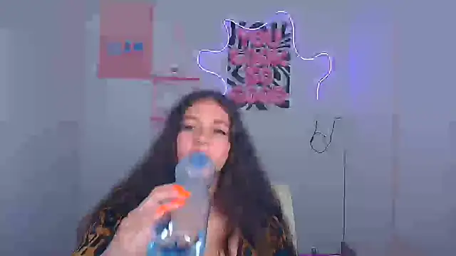 Chat +18 de KissMeJulia ao vivo