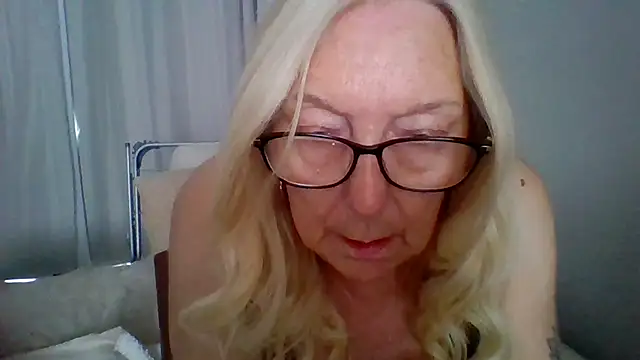 Chanel-56 Live XXX Chat