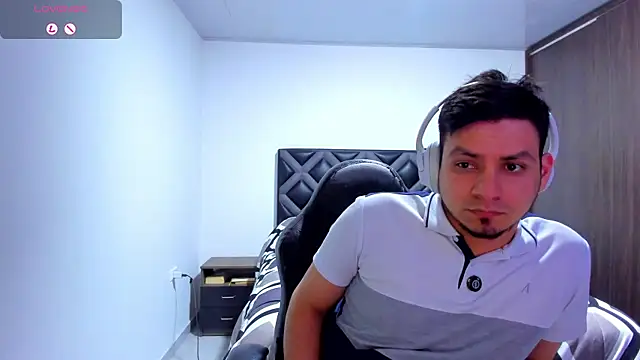 XXX chat uživo modela Rick_Adams