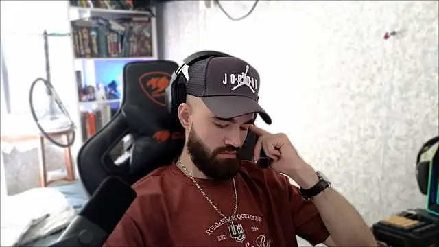 _Serious_Man Adlı Modelin Canlı XXX Sohbeti