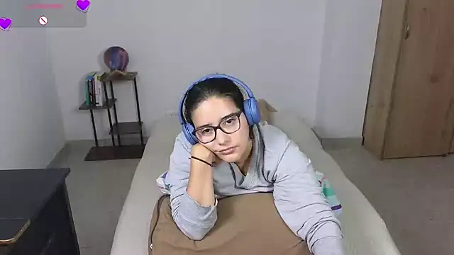 blue__moon_n Live XXX chat