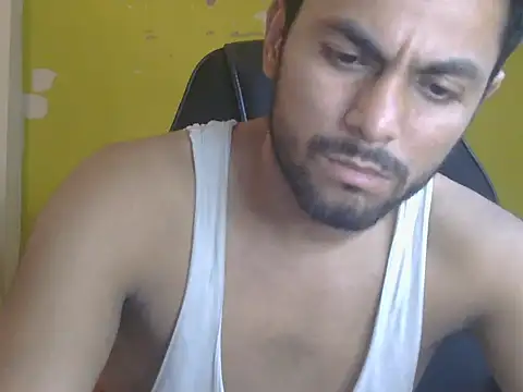 Stubborndesiboy Live XXX-chat