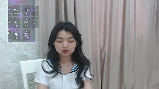 Shy_Kira Chat XXX in diretta