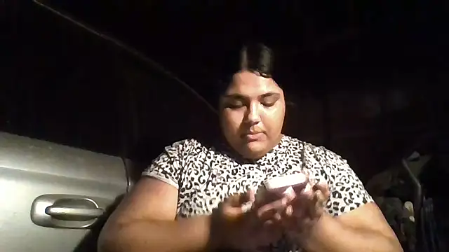 1n0nlythroat's Live XXX Chat