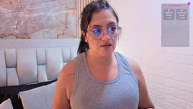 AndreinaLopezz Adlı Modelin Canlı XXX Sohbeti