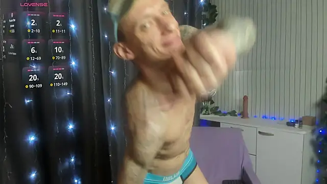 XXX chat uživo modela James2Inked