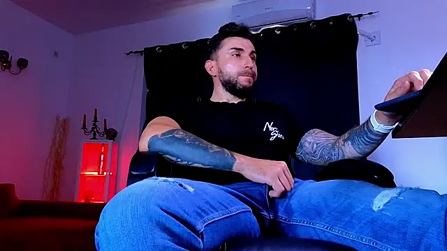 Онлайн чат XXX MightyAaron66