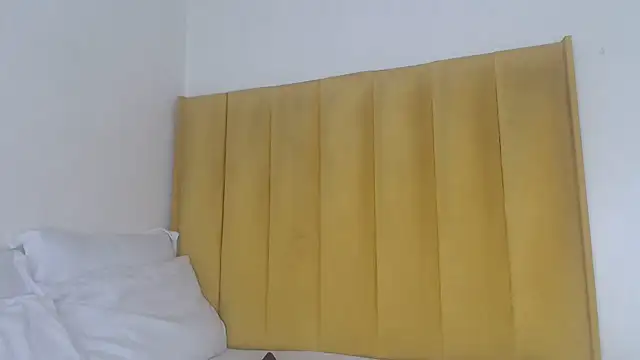 Bella_2025's Live XXX Chat
