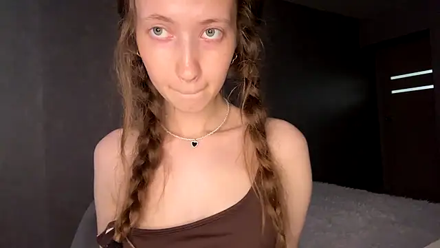 צ'אט XXX בשידור חי של Emily_Mur_