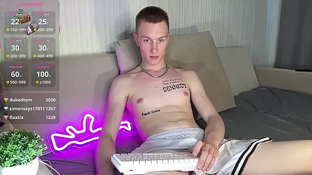 Travis_Gracile Live XXX-Chat