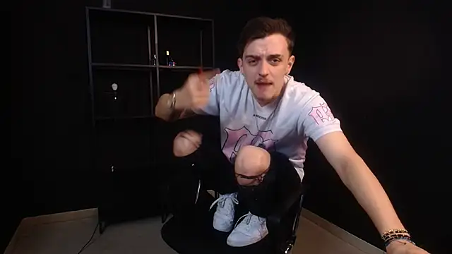Živý XXX chat FelixStarkk