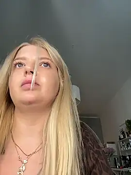 OdriOlsens Adlı Modelin Canlı XXX Sohbeti
