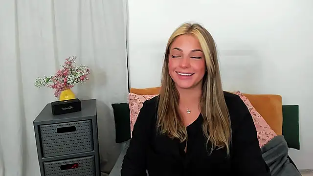 Chatroom XXX en direct de LilyBlondee