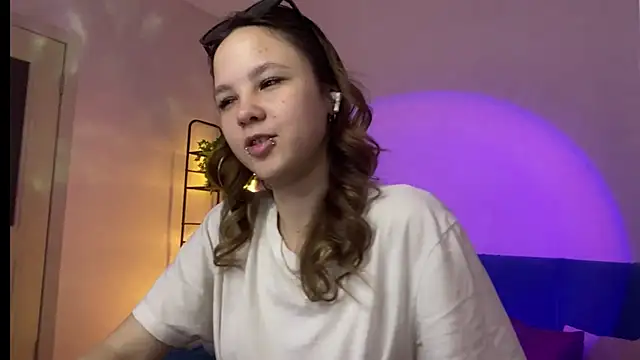 MirandaHolms' Live XXX Chat