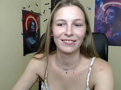 StrangerGi – Live XXX-chat