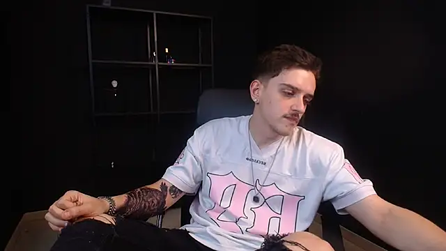 Онлайн чат XXX FelixStarkk