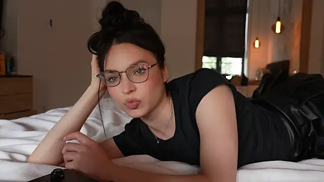 ibiddi Adlı Modelin Canlı XXX Sohbeti