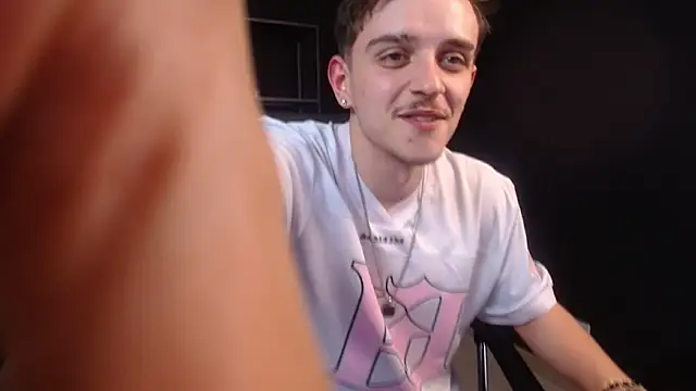 Živý XXX chat FelixStarkk