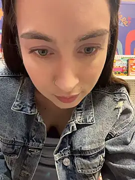 Holly_Play Live XXX-Chat