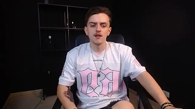 Chat +18 de FelixStarkk ao vivo