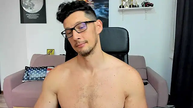 BrutusK08's Live XXX Chat