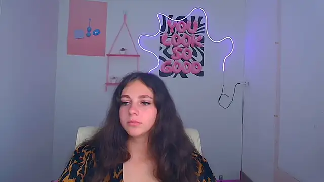 KissMeJulia: онлайн-секс-чат