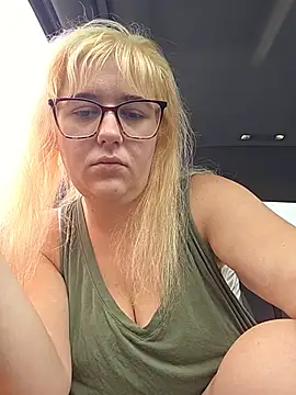 צ'אט XXX בשידור חי של Ashloves_