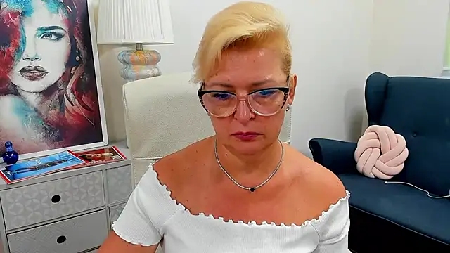 luna_xfantasy's Live XXX Chat