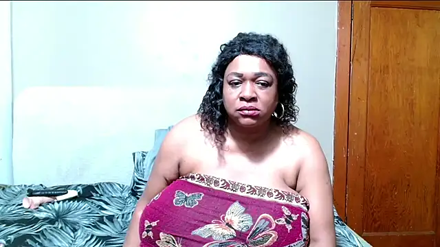 BUSTYQUEEN56_ Adlı Modelin Canlı XXX Sohbeti