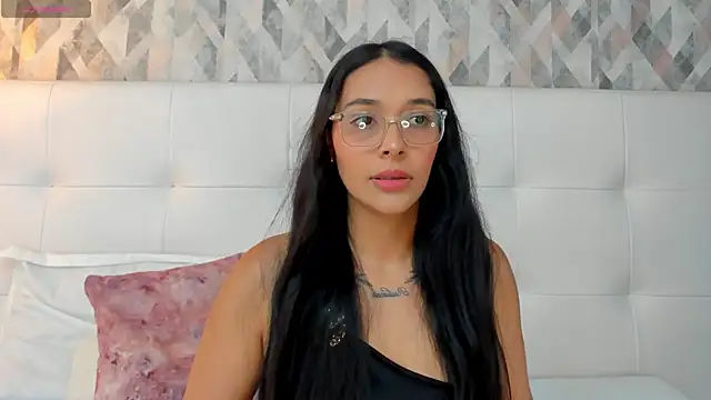 Chat +18 de Roseaurora ao vivo