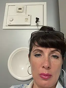 LadyLuxLover Live XXX-chat
