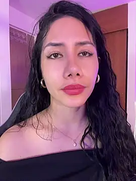 ArianaReynoldss' Live XXX Chat