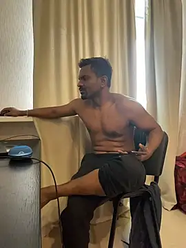 XXX chat uživo modela bhagihero