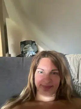 XXX chat uživo modela kinkysarahx