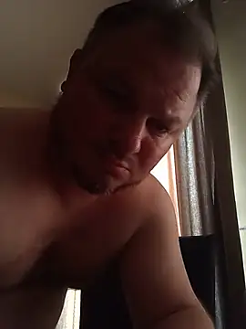 JayGirthy36 即時 XXX 聊天