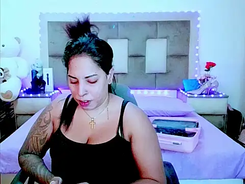 Czat XXX na żywo – indiantopaz694u