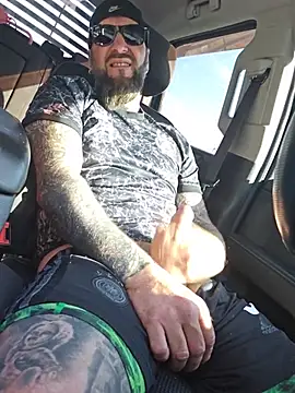 Živý XXX chat Beardedtattood