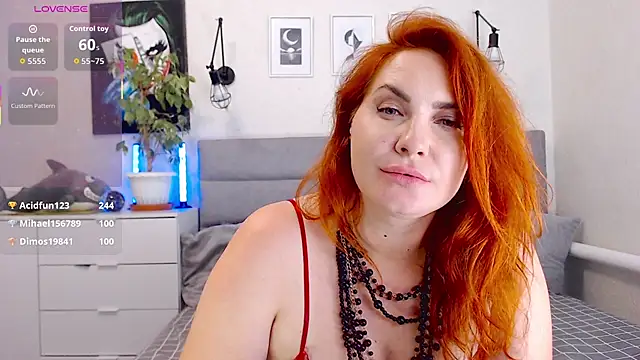 Ms_Ferrari Chat XXX in diretta