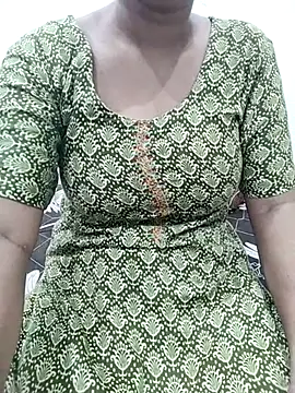 sexy_ladoo Adlı Modelin Canlı XXX Sohbeti