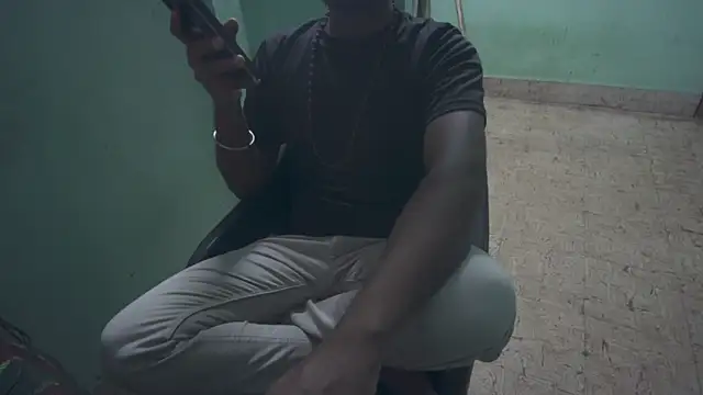 Tamil_KDD's Live XXX Chat