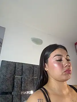 Natasharuso Adlı Modelin Canlı XXX Sohbeti