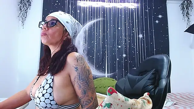 Chat +18 de Hikaryfire ao vivo