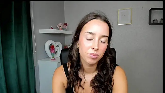 AdeleSolo's Live XXX Chat