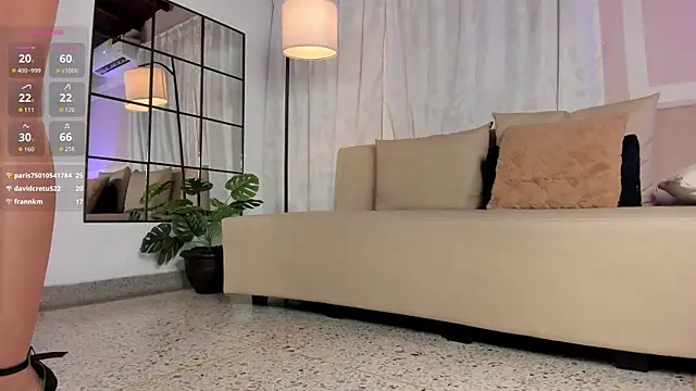 Chat +18 de liaamoon_ ao vivo
